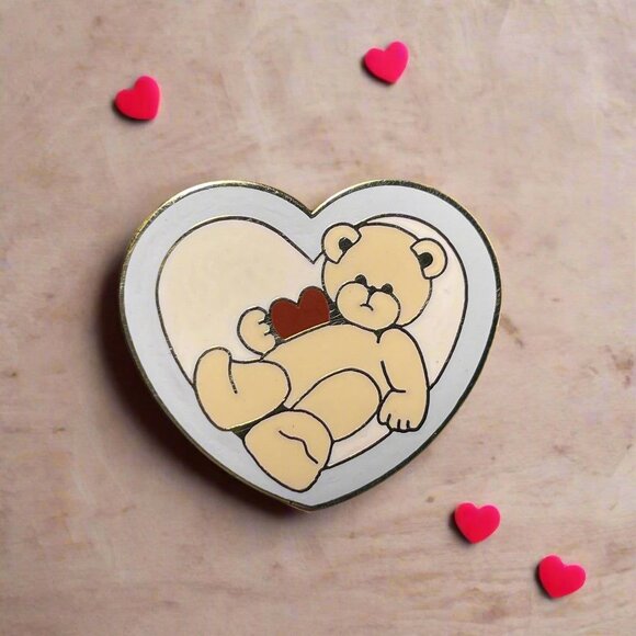 Valentines Teddy Bear with Heart Love Heart Shape Enameled Brooch Pin Vintage - Picture 1 of 4